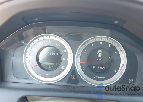 2011 Volvo Xc60 3.2/3.2 R-Design z USA, uszkodzony, nr VIN YV4952DL4B2208895